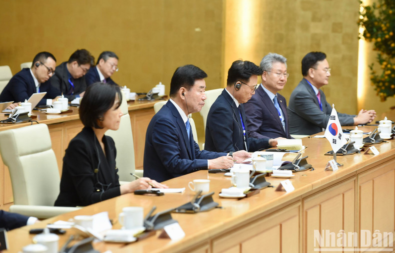 韩国国会议长金振杓一行。