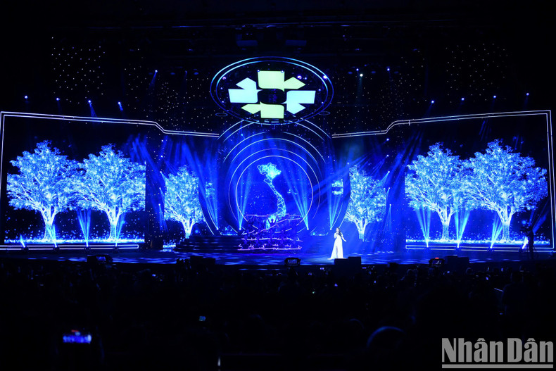 文艺节目。 文艺节目。