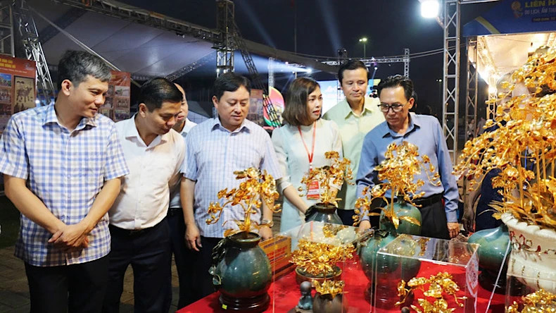 2024年北宁旅游、美食和手工艺村联欢会共设100间展位，介绍各省市特色产品。