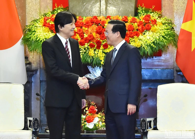 越南国家主席武文赏会见日本皇嗣秋筱宫文仁亲王。 越南国家主席武文赏会见日本皇嗣秋筱宫文仁亲王。