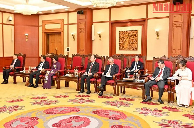 越南代表团。 越南代表团。