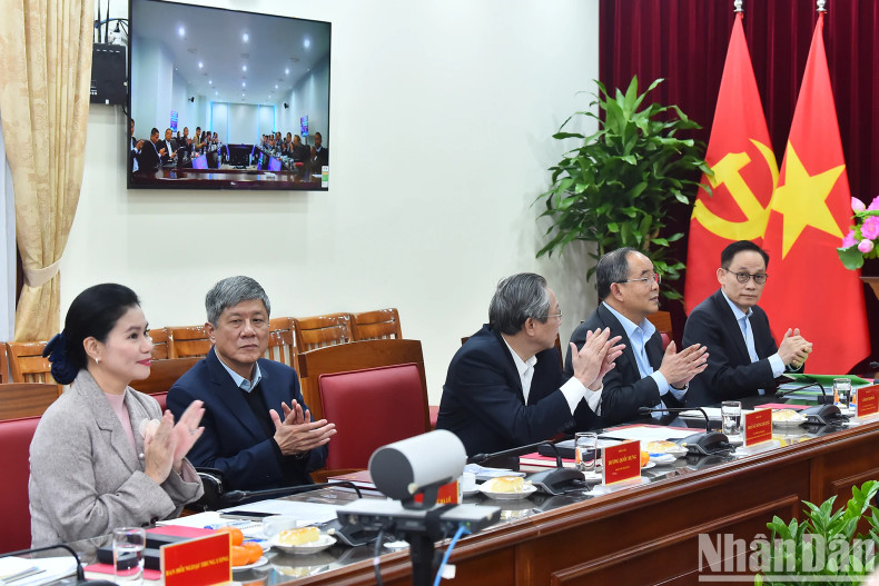 与会代表。 与会代表。