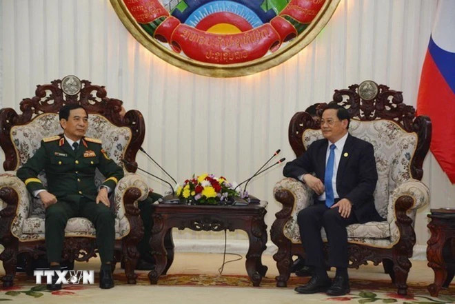 潘文江大将拜会了老挝总理宋赛·西潘敦。(图片来源:越通社) 潘文江大将拜会了老挝总理宋赛·西潘敦。(图片来源:越通社)