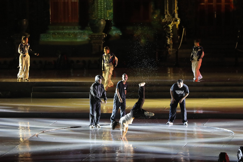 法国艺术家的嘻哈表演。 法国艺术家的嘻哈表演。