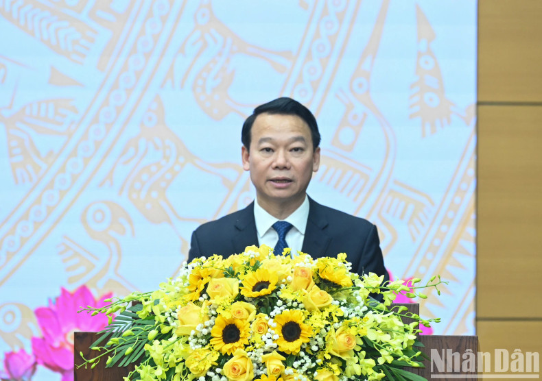 安沛省委书记杜德维在会上发表讲话。 安沛省委书记杜德维在会上发表讲话。