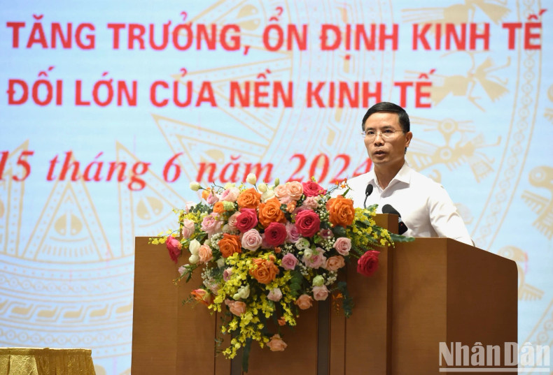 越南农业与农村发展银行董事会主席在会上发表讲话。