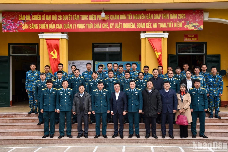 各位代表合影留念。