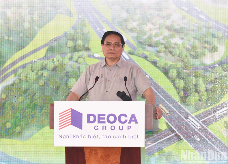 4月21日上午，越南政府总理范明正下达了总资金超过11万亿越盾的谅山省友谊-芝陵段高速公路项目开工仪式。