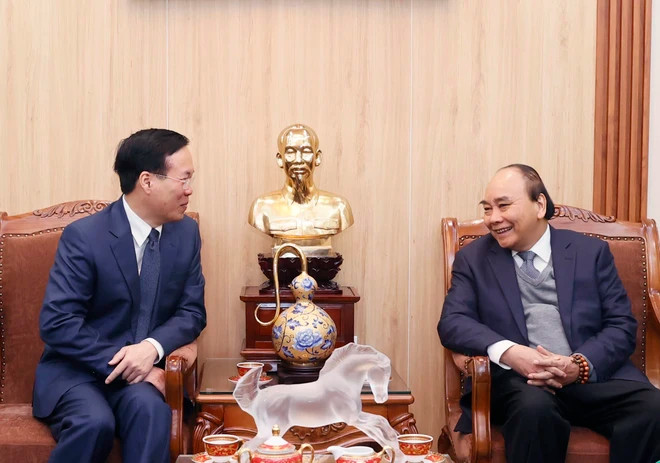 武文赏主席拜访了前国家主席阮春福。