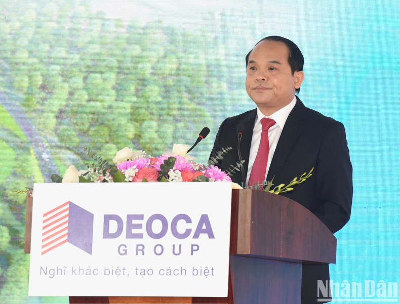 越共中央委员、谅山省委书记阮国团在仪式上发表讲话。