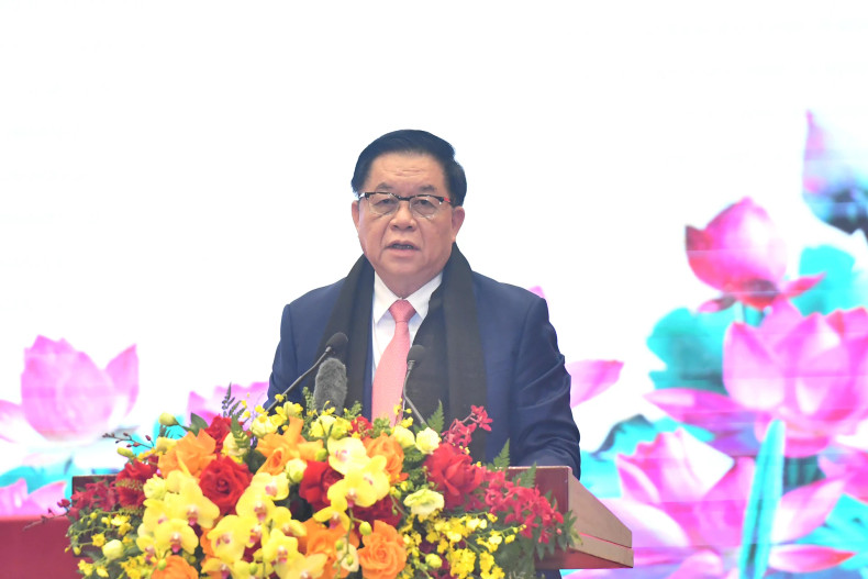 中央宣教部部长阮重义在见面会上发表讲话。 中央宣教部部长阮重义在见面会上发表讲话。