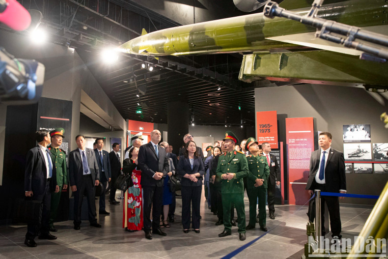 越南军事历史博物馆面积超过38.6万平方米，设计现代优雅。