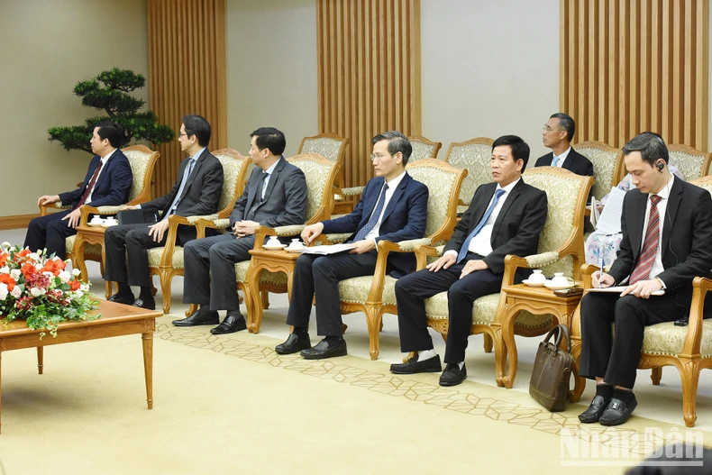 越方代表团成员。