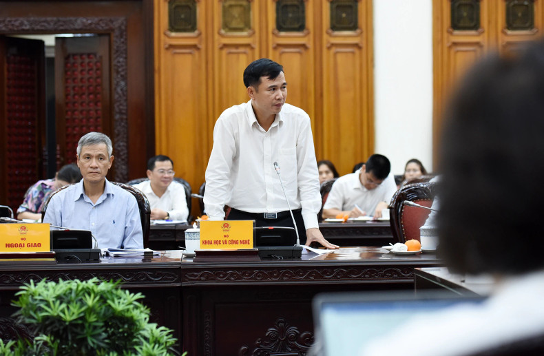 科技部副部长裴世维在会上发表讲话。