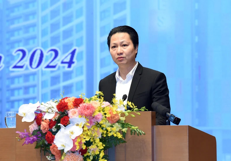 与会代表在会上发表讲话。