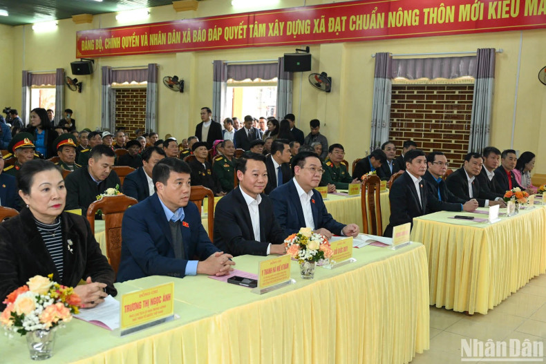 国会主席王廷惠和中央工作组和安沛省领导一同参加。 国会主席王廷惠和中央工作组和安沛省领导一同参加。
