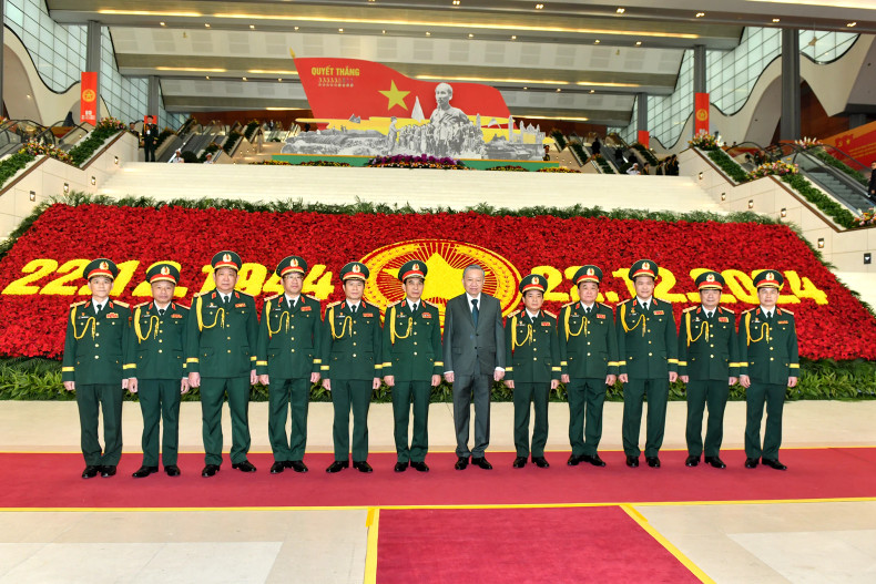 越共中央总书记苏林和中央军委、国防部领导。