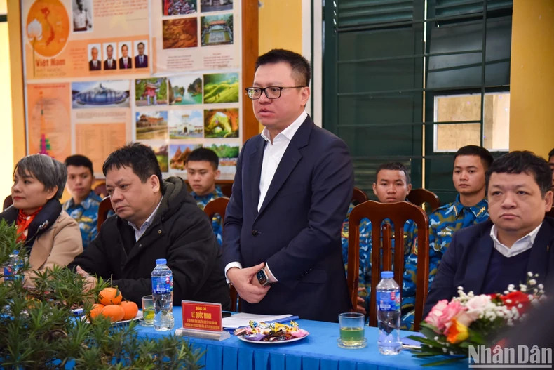 黎国明同志表示，《人民报》一直以来将报道有关防控空军力量乃至军队是非常重要的任务。