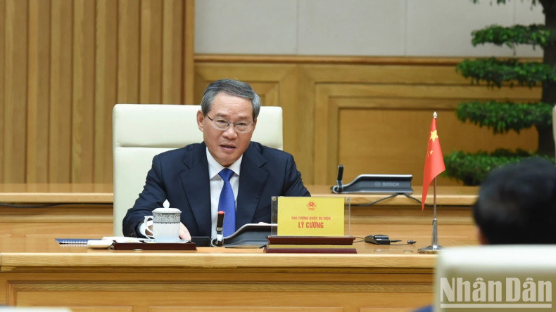 中国国务院总理李强在会谈中发表讲话。