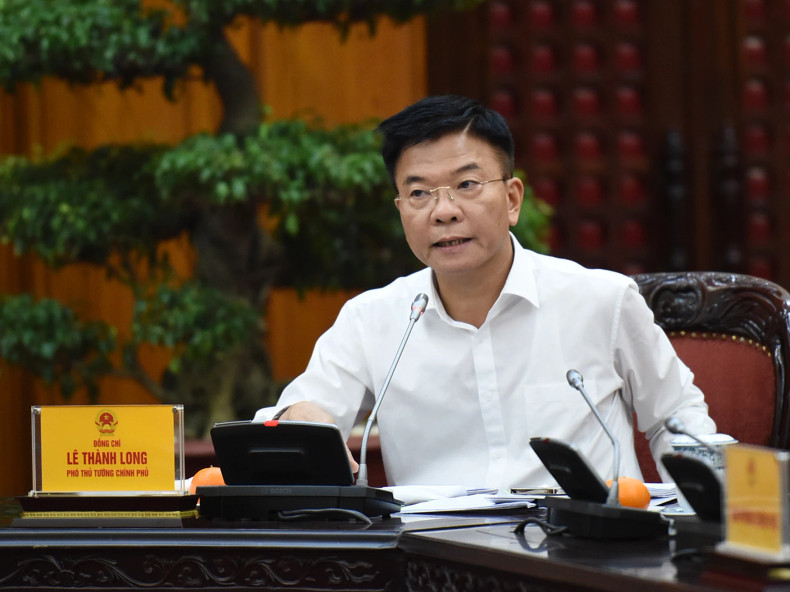 政府副总理黎成龙在会上发表讲话。