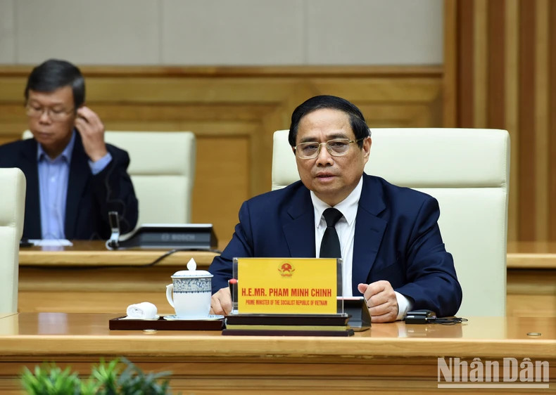 越南政府总理范明正会见韩国国务总理韩德洙时发表讲话。