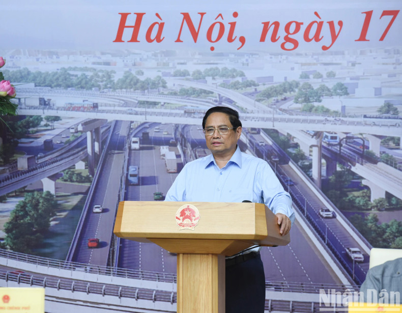 政府总理范明正要求相关单位努力完成各战略交通基础设施项目。