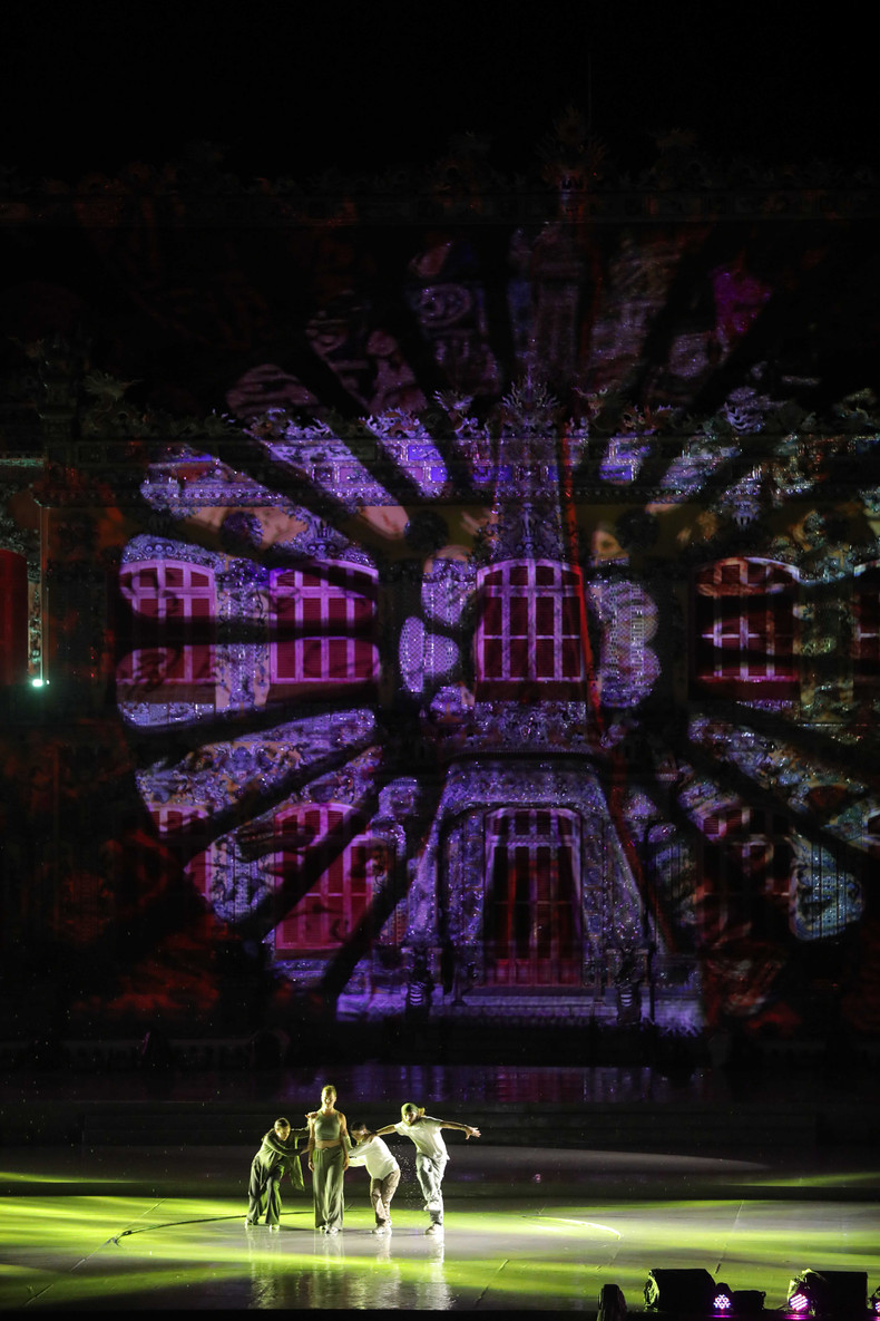 法国艺术家的嘻哈表演。 法国艺术家的嘻哈表演。