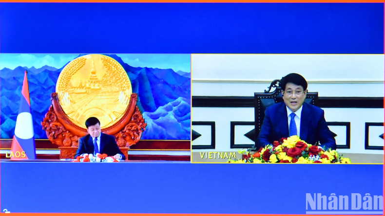 越南国家主席梁强与老挝人民革命党总书记、国家主席通伦·西苏里举行视频会谈。 越南国家主席梁强与老挝人民革命党总书记、国家主席通伦·西苏里举行视频会谈。