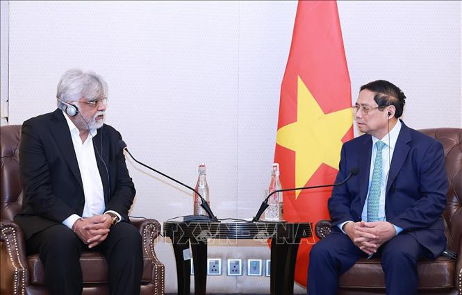 范明正总理与BDR集团董事长兼创始人达米什·沙阿进行会面。(图片来源:越通社) 范明正总理与BDR集团董事长兼创始人达米什·沙阿进行会面。(图片来源:越通社)