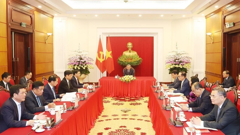 越共中央总书记、国家主席苏林与韩国总统尹锡悦通电话。