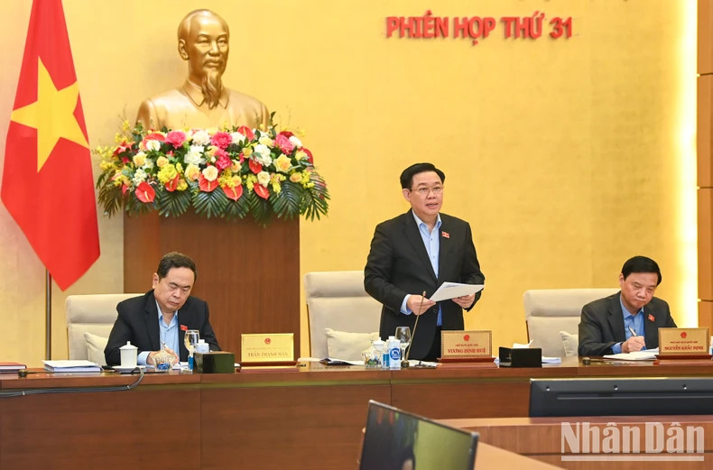 国会主席王廷惠表示，会议将审议并对各项重大内容提出意见。