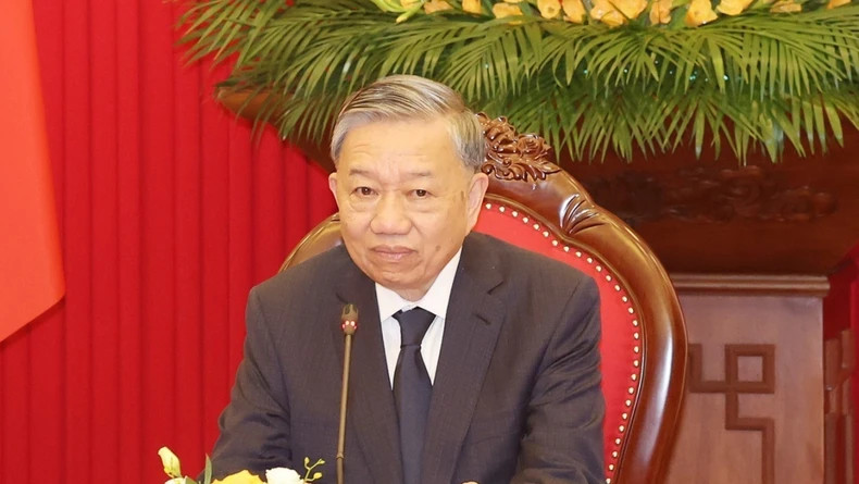 越共中央总书记、国家主席苏林与韩国总统尹锡悦通电话。