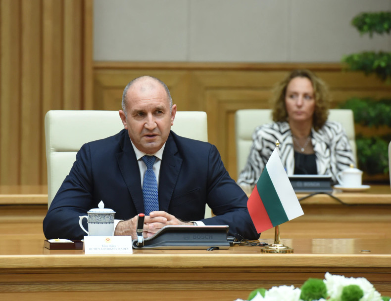 保加利亚总统鲁门·拉德夫在会见时发表讲话。 保加利亚总统鲁门·拉德夫在会见时发表讲话。