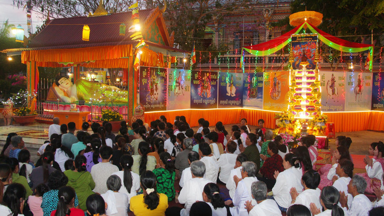 寺内举行的各项佛事活动一直吸引各村寨的众多佛教信徒踊跃参与。