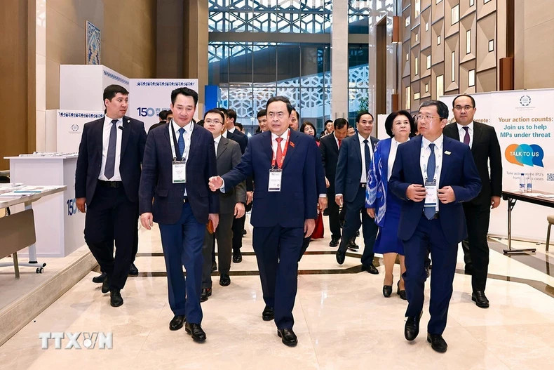 越南国会主席陈青敏出席各国议会联盟第150届大会开幕式。