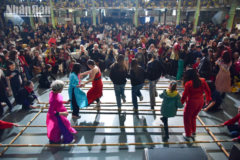 旅法越南人社群喜迎新春。 旅法越南人社群喜迎新春。