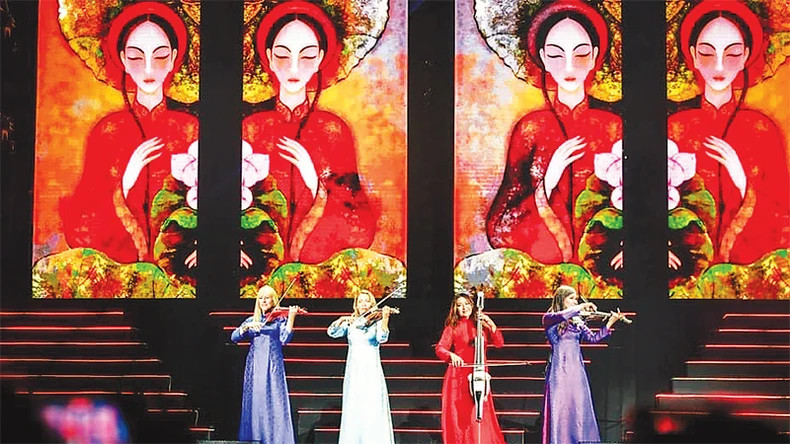 《古典辣妹》“BOND Live In Vietnam”演出。成达 摄