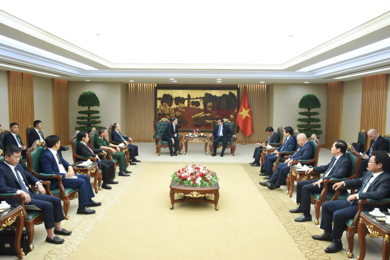 越南政府总理范明正会见中国电建集团国际副总经理兼亚太区域总部总经理周家义。 越南政府总理范明正会见中国电建集团国际副总经理兼亚太区域总部总经理周家义。