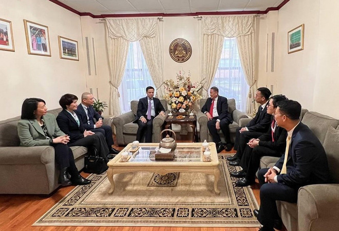 越南常驻联合国代表团向柬埔寨常驻联合国代表团致传统新年祝福。 越南常驻联合国代表团向柬埔寨常驻联合国代表团致传统新年祝福。