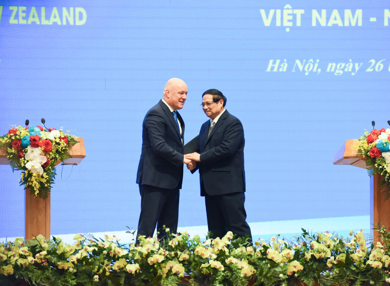 新西兰总理克里斯托弗•卢克森希望推进两国人民的密切联系。 新西兰总理克里斯托弗•卢克森希望推进两国人民的密切联系。