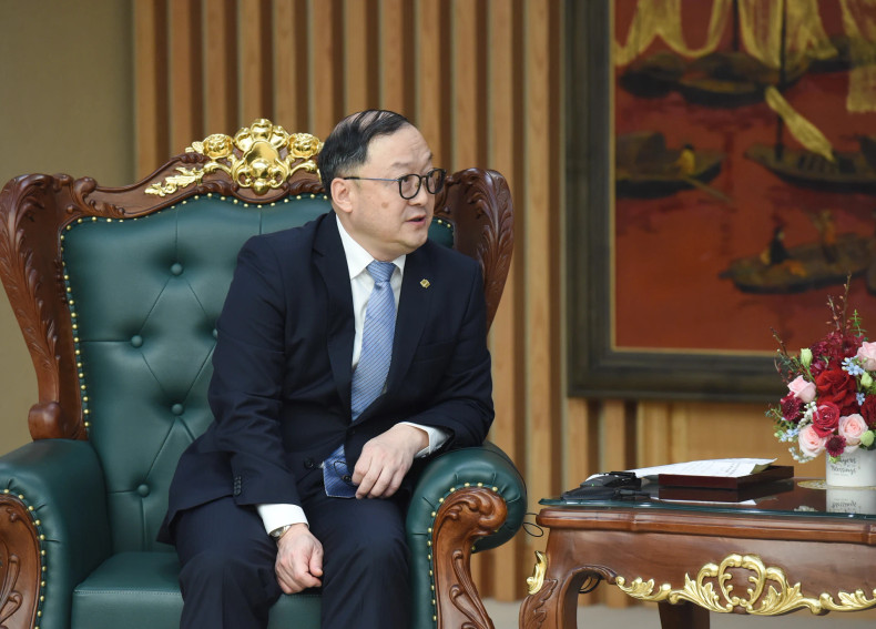 中国电建集团国际副总经理兼亚太区域总部总经理周家义在会见时发表讲话。 中国电建集团国际副总经理兼亚太区域总部总经理周家义在会见时发表讲话。