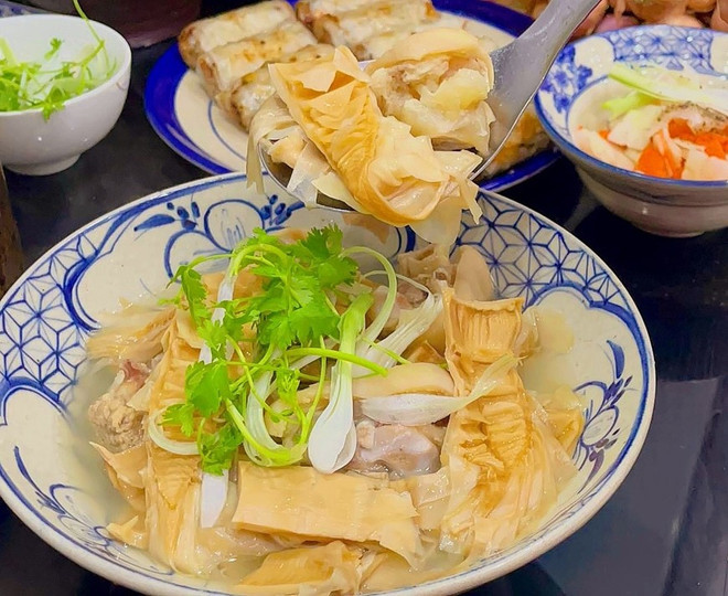 竹笋汤。(图片来源:越通社) 竹笋汤。(图片来源:越通社)