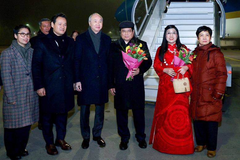 越南政府总理范明正抵达瑞士，开始第55届世界经济论坛年会之行。（图片来源：VGP）