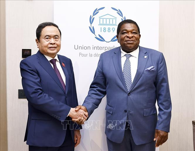 国会主席陈青敏会见了各国议会联盟秘书长马丁·琼贡。