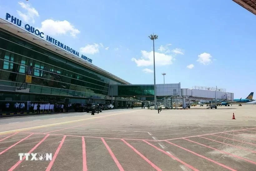 采用商业模式投资扩建富国国际航空港。