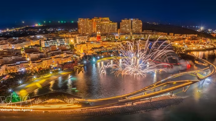 富国岛南部的一角夜景。（图片来源：越通社）