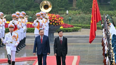 越共中央总书记苏林主持仪式 欢迎老挝人民革命党中央总书记、国家主席通伦·西苏里正式访越。