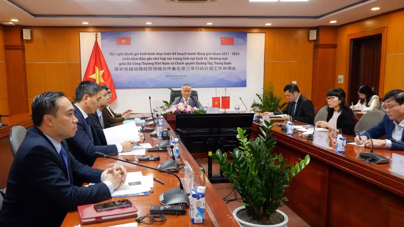 越南工贸部就确保各边境口岸通关畅通提出意见和建议。（图片来源：越通社）