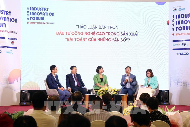 与会代表。