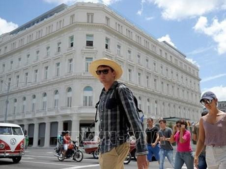 古巴首都哈瓦那的游客。